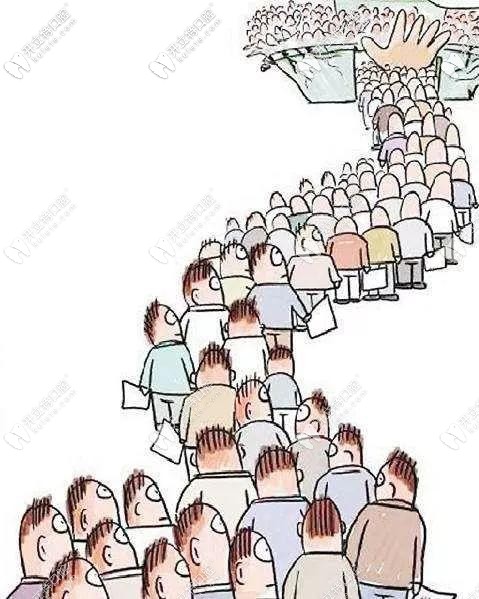 公辦醫(yī)院排隊難